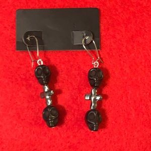 Hand made Black skull 💀 & cross dangly earrings!